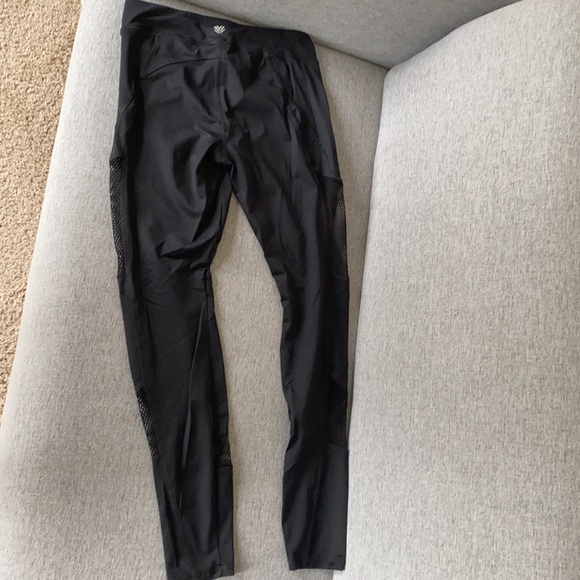 black mesh paneling leggings - Picture 4 of 5
